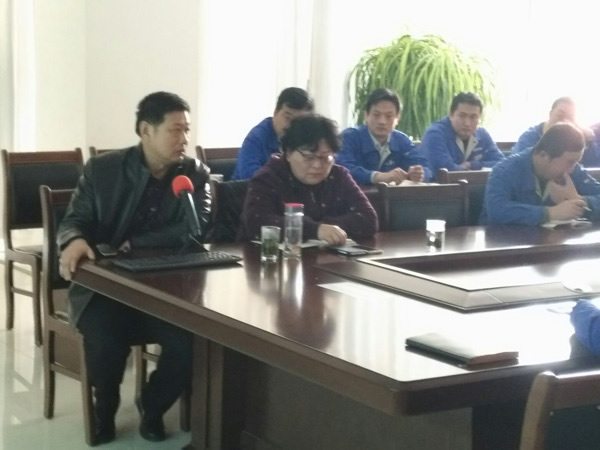 在鲁泰纺织集团举行安全阀知识学习班